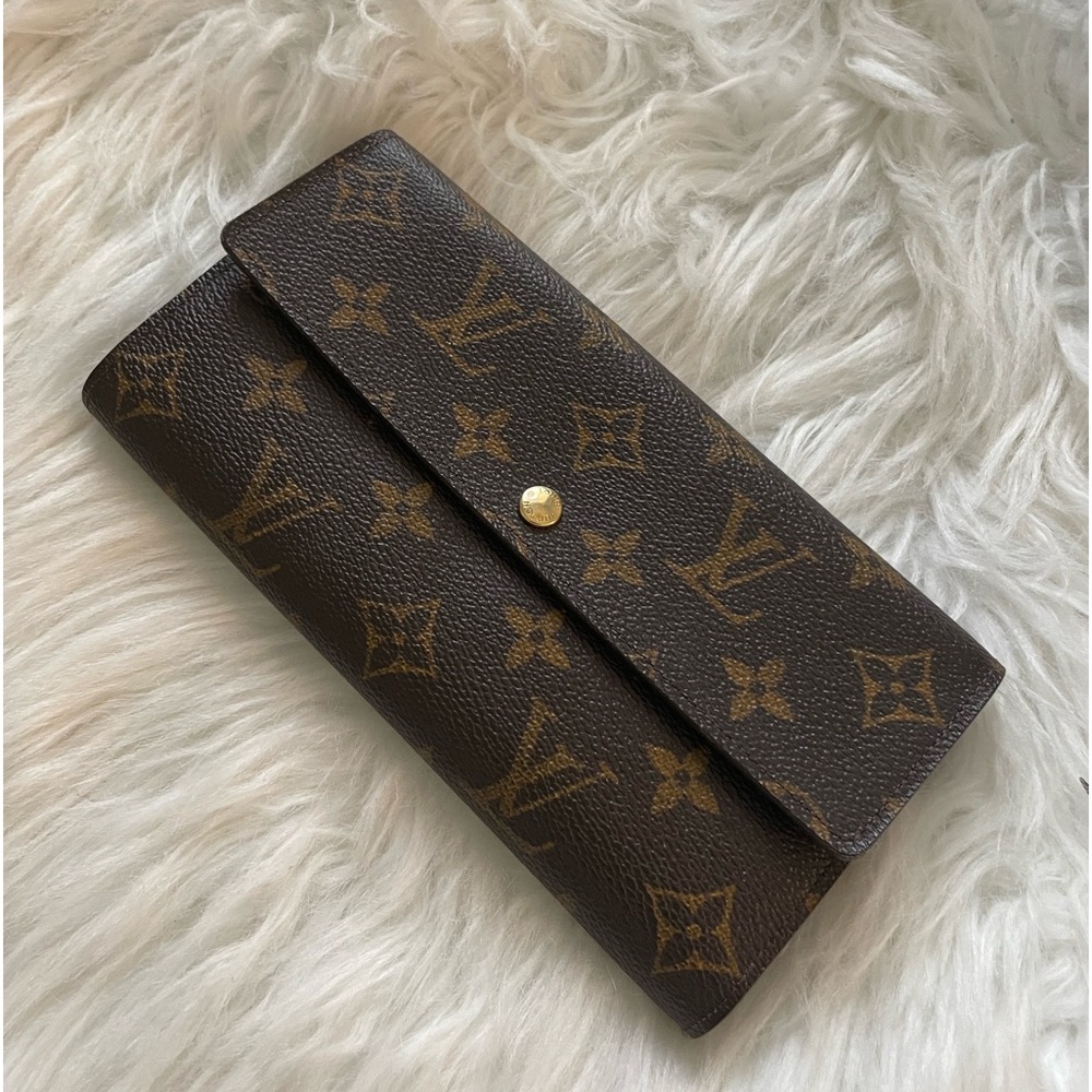 Authentic Louis Vuitton Monogram Wallet in excellent condition